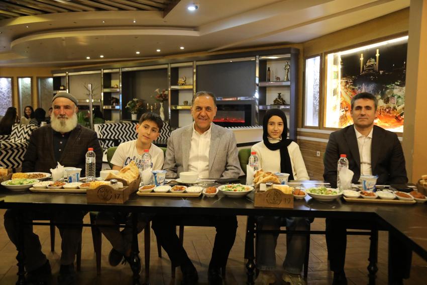 Yetimlerle Kardeşlik İftarı