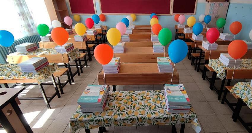 SINIFLAR BALONLARLA SÜSLENDİ