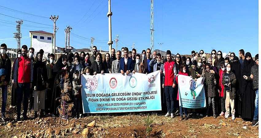 ÖZEL ÖĞRENCİLER FİDAN DİKTİ