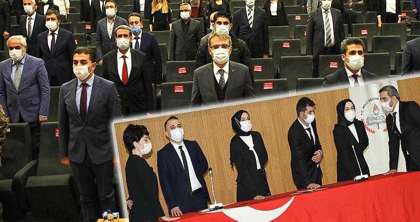 Öğretmenler günü törenle kutlandı