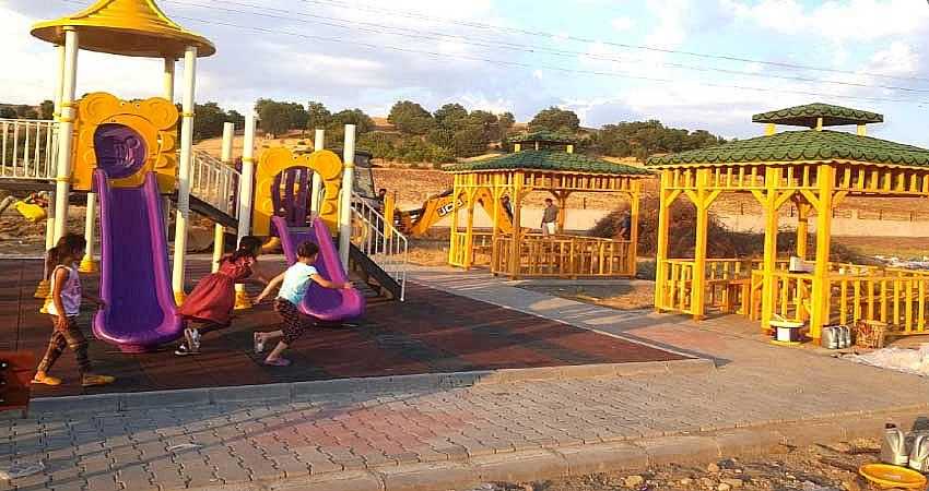 KÖYÜNE PARK YAPTIRDI