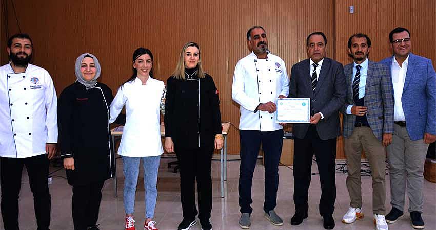 AŞÇILIK ÖĞRENCİLERİ TÜRKİYE 3’ÜNCÜSÜ OLDU