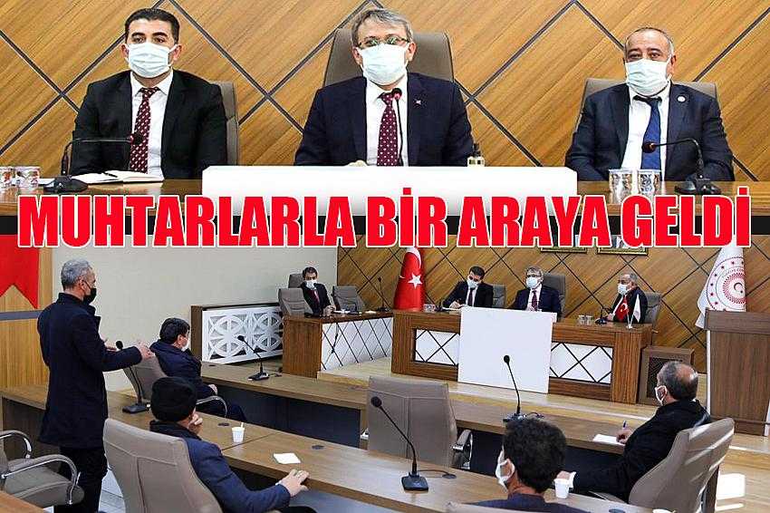 Vali Ekinci muhtarlarla bir araya geldi