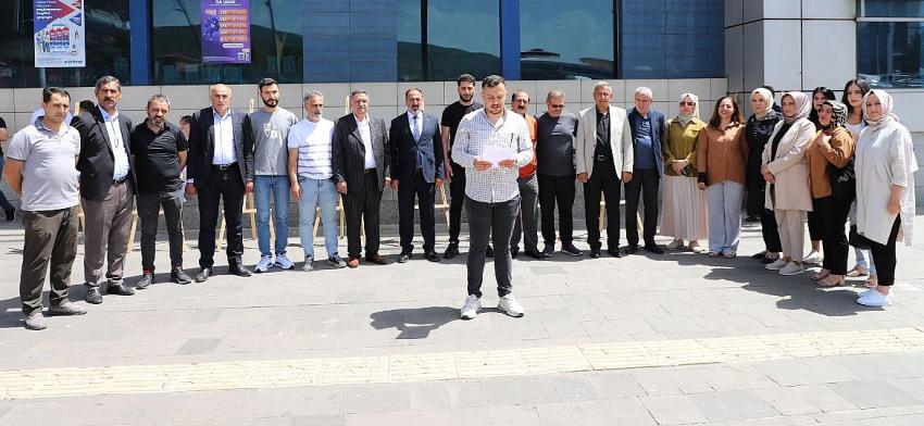 AK Parti: Vesayete Karşı Dik Duruşumuz Sürecek