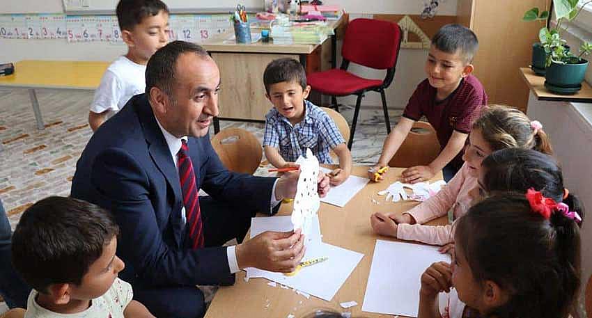 YÜCEL’DEN OKUL ZİYARETLERİ